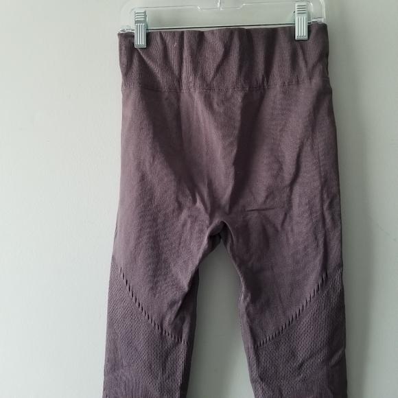 Fabletics Seamless Sculpknit Leggings Small - Picture 7 of 9